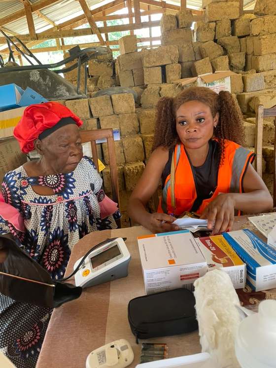 Consultation et suivi médical d'une bénéficiaire